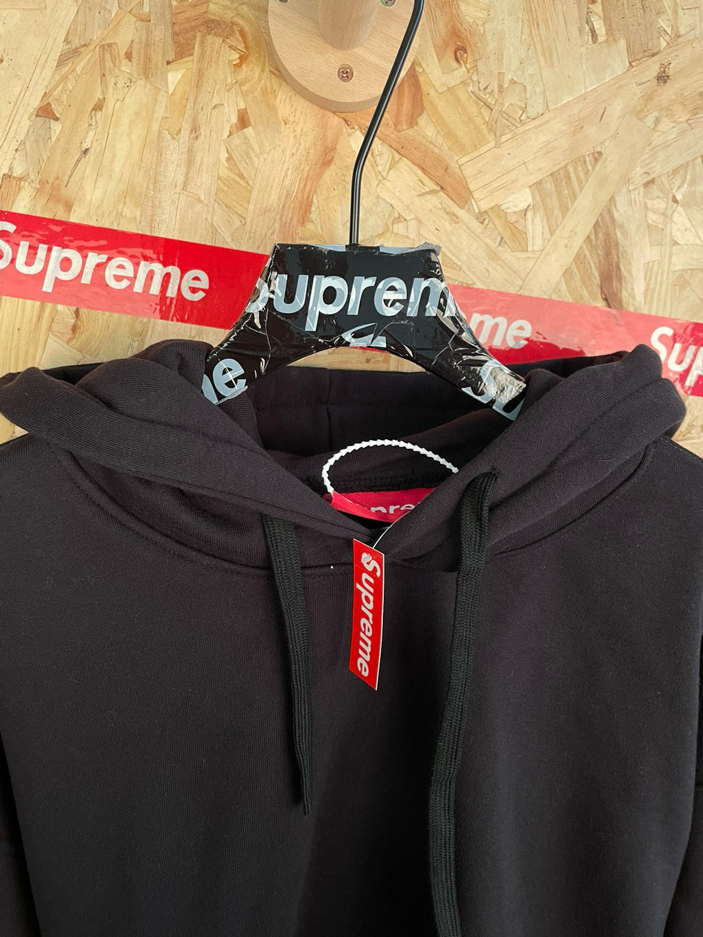 Supreme Hoodie Back Logo