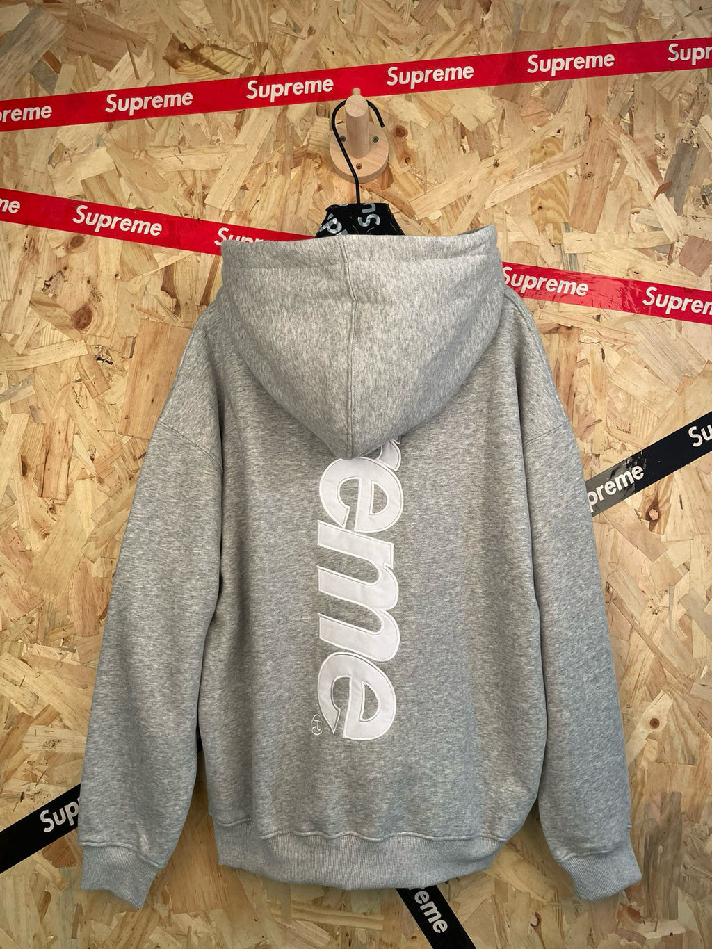 Supreme Hoodie Back Logo