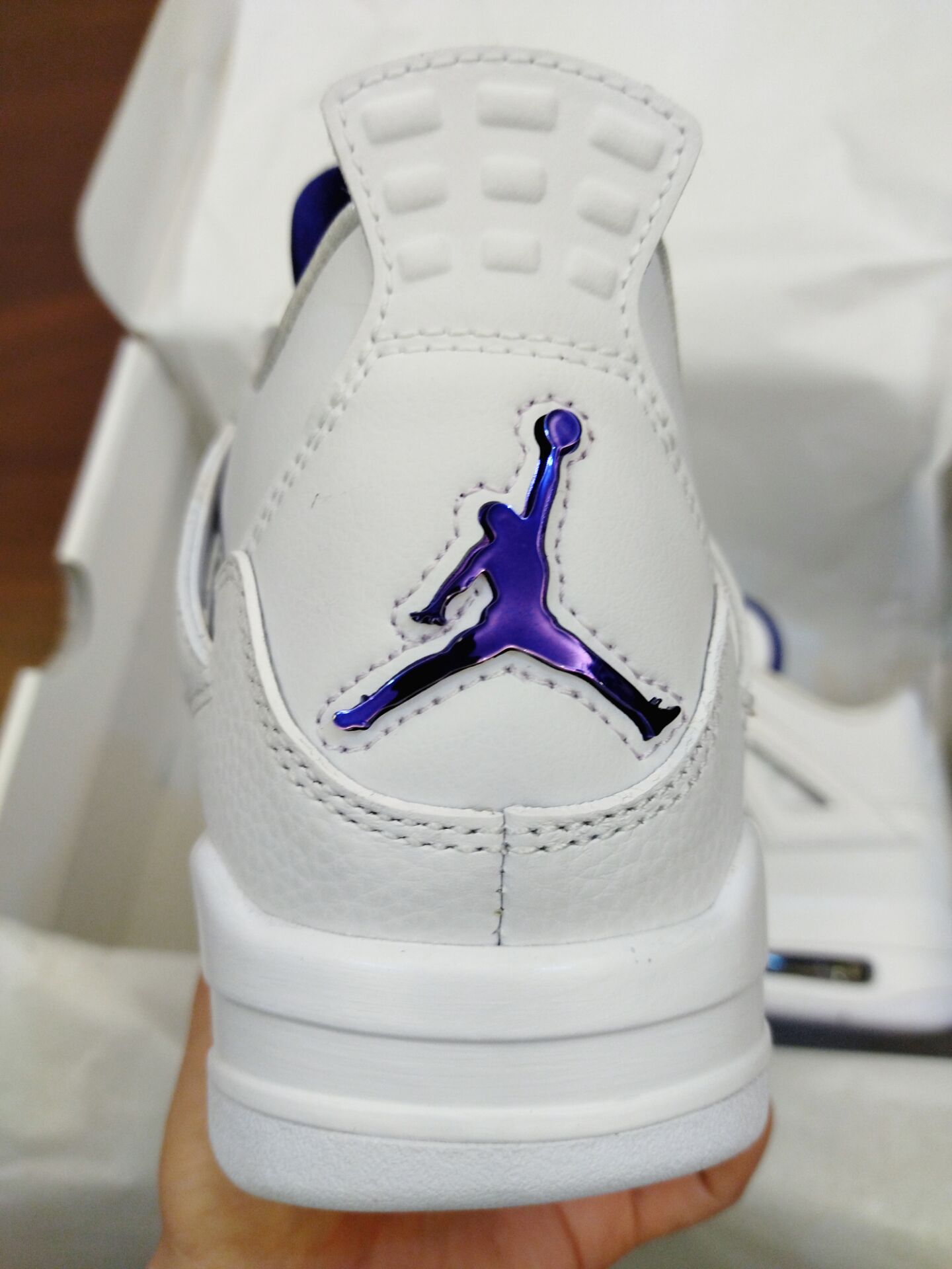 Retro Jordan 4
