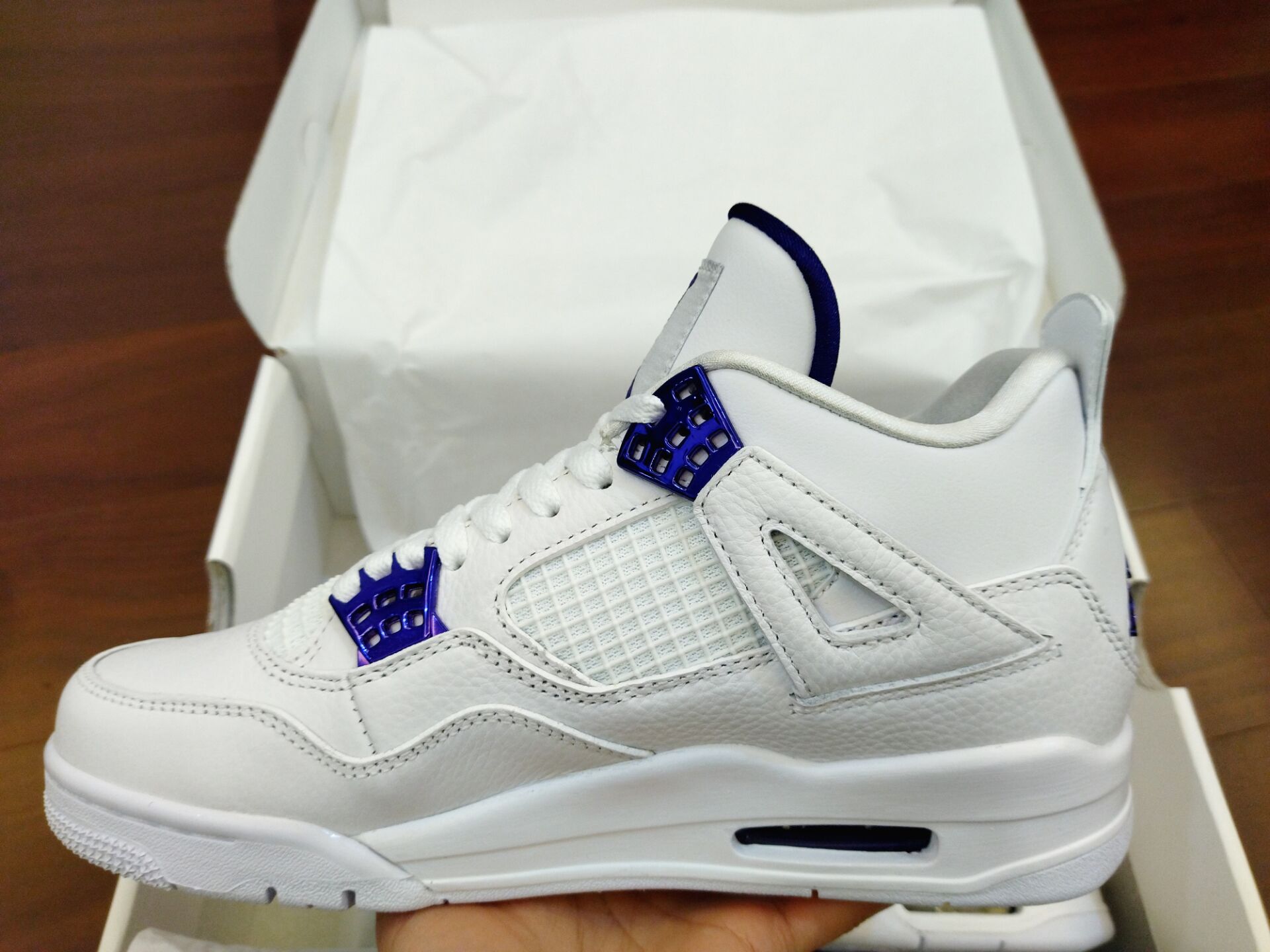 Retro Jordan 4