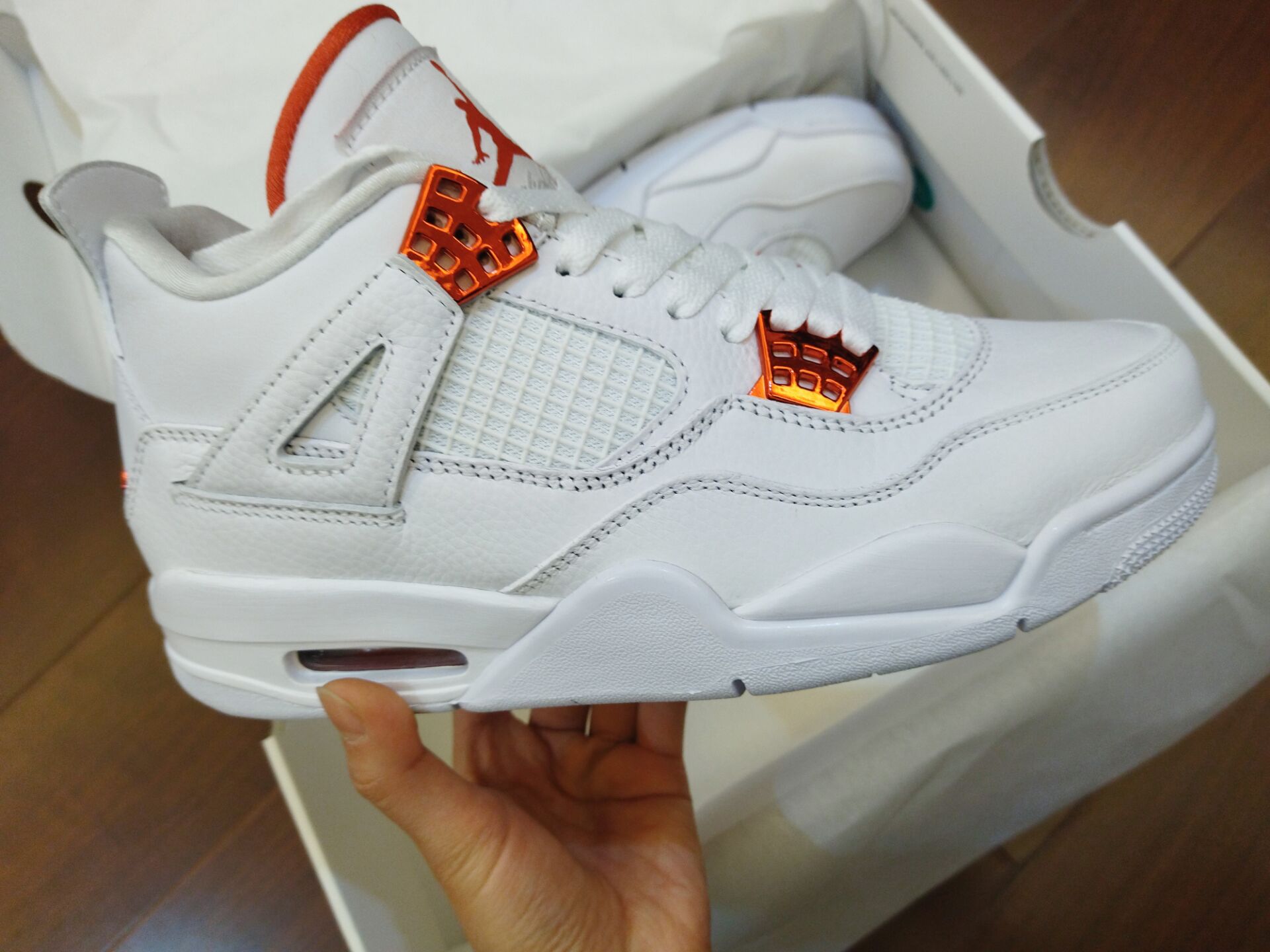 Retro Jordan 4