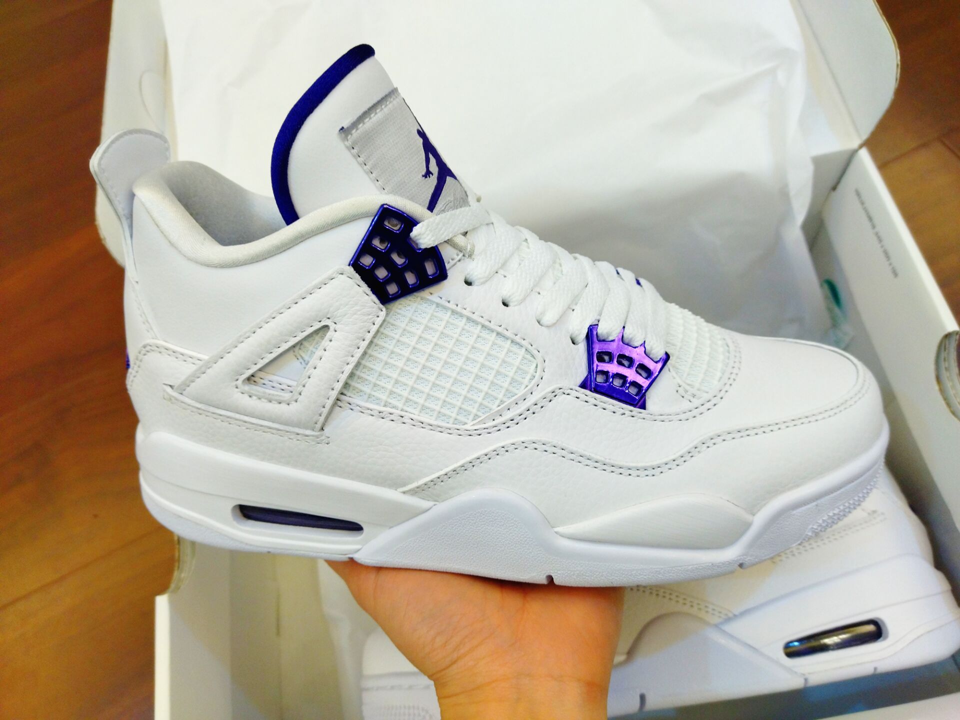 Retro Jordan 4