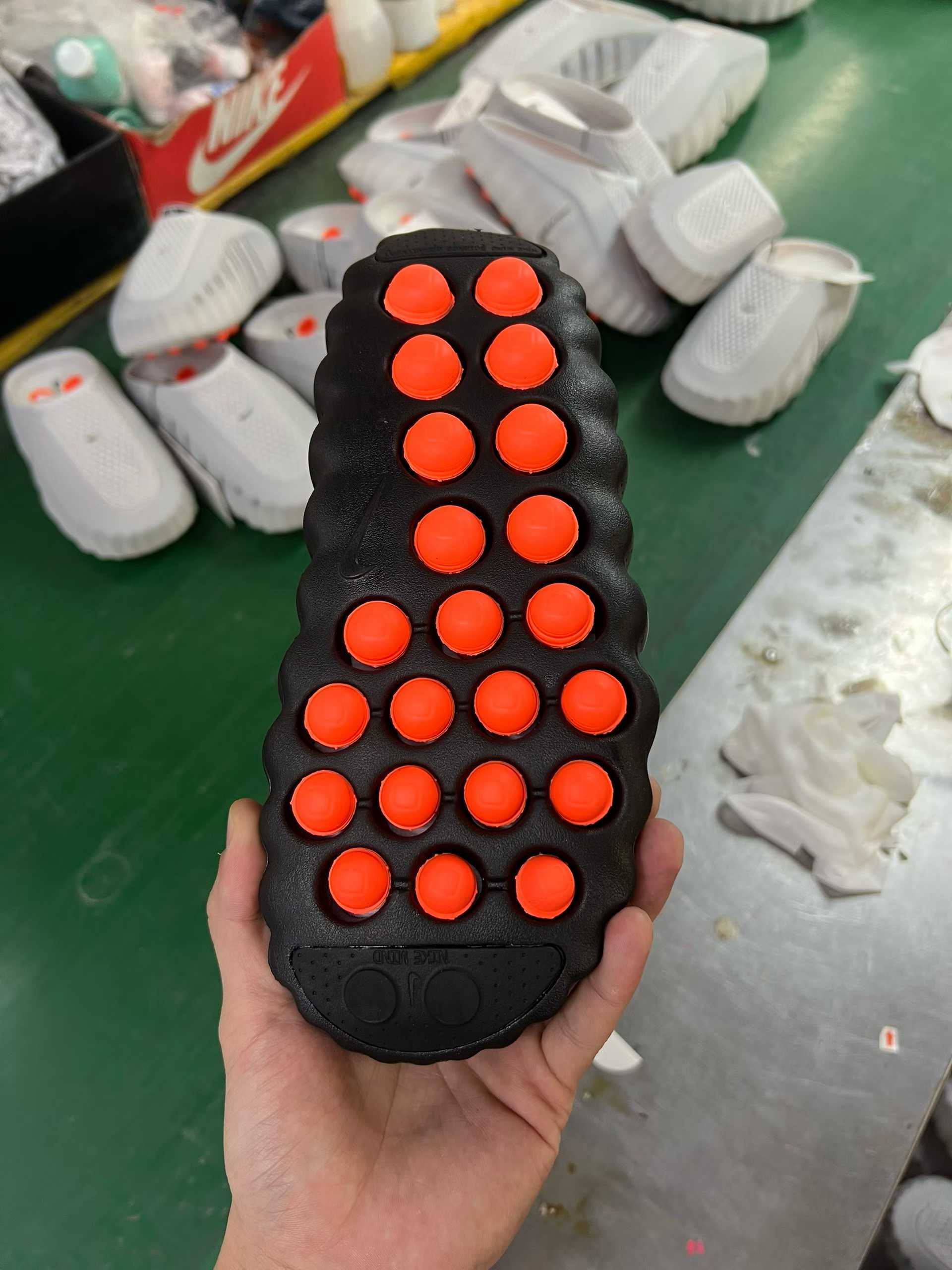 Nike Mind 001